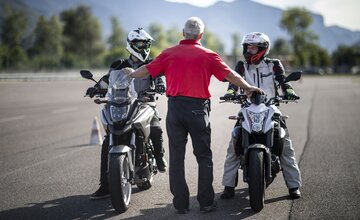 Corso di guida Moto-Warm-Up